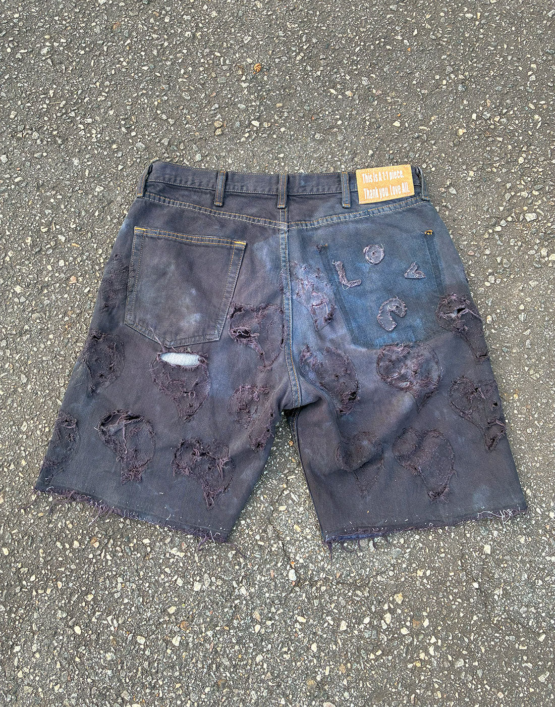 Black distressed shorts 32