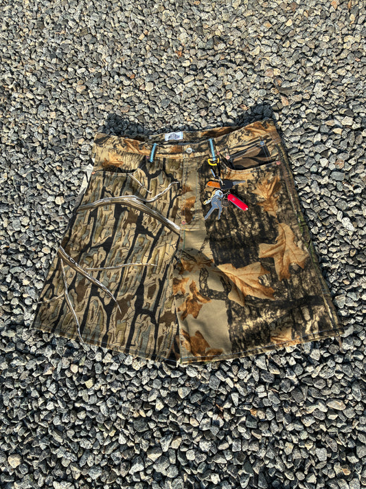 Camo color block carpenter shorts size 36